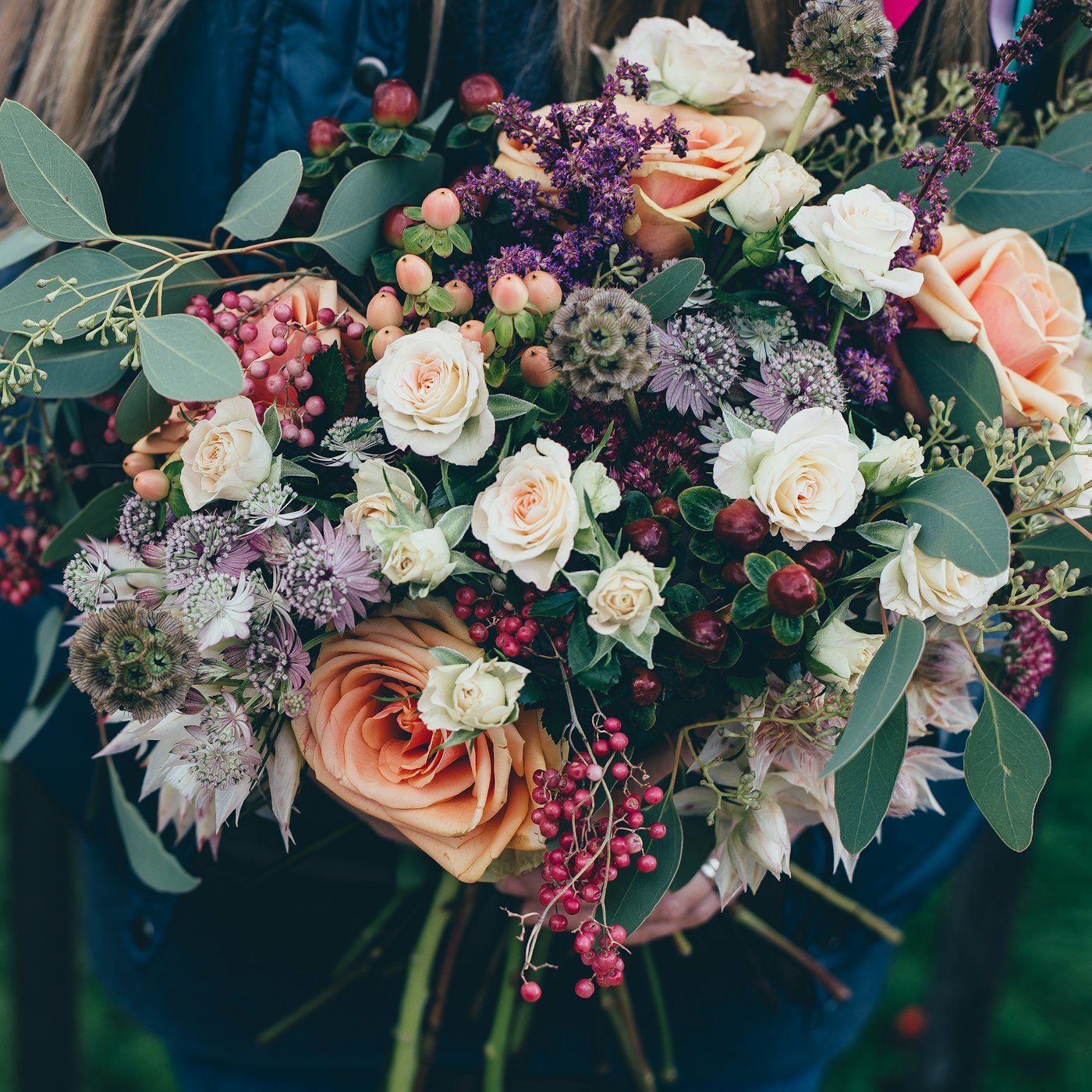 Boeket met verse bloemen van Bloembinderij Zwaan